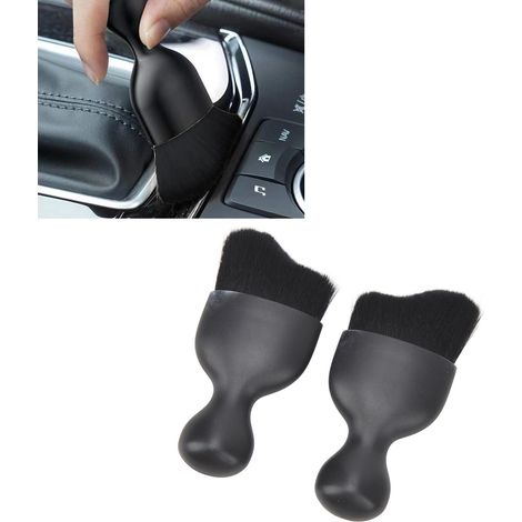 Deux outils de nettoyage pour l'intérieur de la voiture : brosse de nettoyage pour les bouches d'aération de la climatisation, brosse pour enlever la poussière des interstices intérieurs, noire. (1/5)
