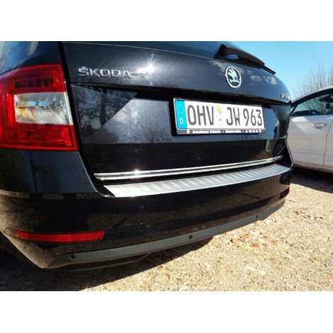Profilo cromato per il portellone posteriore della Skoda Octavia 2 Kombi. (1/5)