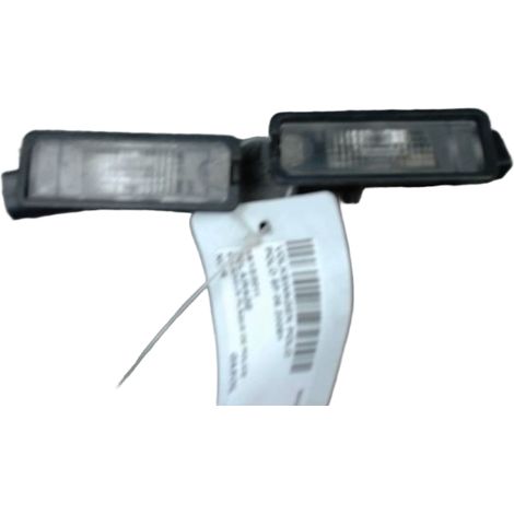 [PRODUIT D'OCCASION] Eclaireur Plaque De Police VOLKSWAGEN Polo 2009- ♻️ Ref Oe. 1k8943021 - Garantie à vie (1/3)