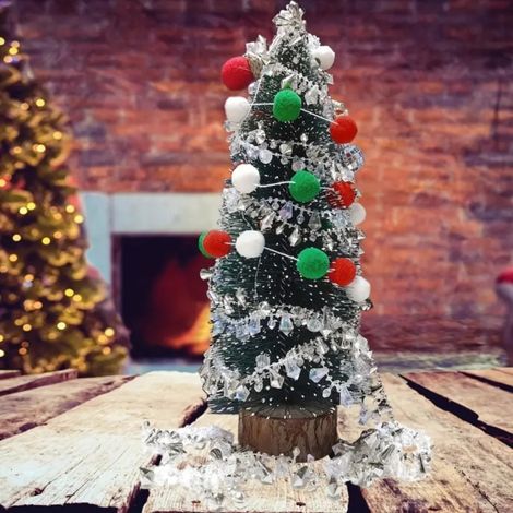 Guirlande De Noël - Boules Pompon En Laine Feltée - Rouge Blanc Vert - 20 Pièces - Longueur 2 M - Décoration Intérieure Arbre Et Pièce (1/5)