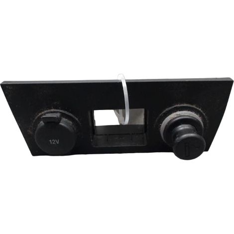 Prise 12v Av KIA Cee-d [PRODUIT D'OCCASION]♻️846171h569 (1/2)