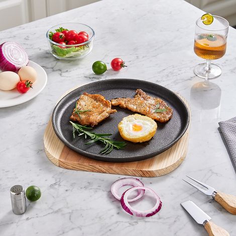 Black Cast Iron Pan with Wooden Tray (1/5)