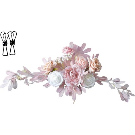Willkommensschild für die Hochzeit mit Blumendekoration