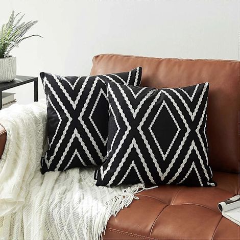 Filiyano-Lot de 2 housses de coussin noires 45 x 45 cm, style bohème aztèque, en polyester mélangé, carrées, décoratives pour canapé, lit et (1/5)