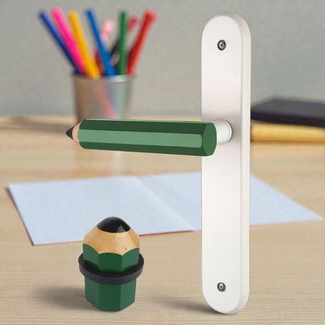 Ouvre&Déco – Duo Fantaisie Poignée Butée de porte CRAYON, Bois vert (1/5)