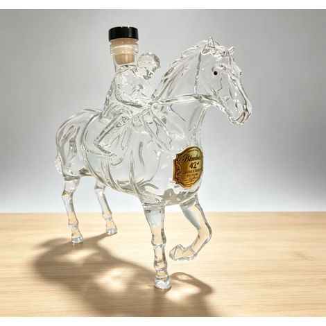 Carafe décorative en verre borosilicate de haute qualité, ornée d'un cavalier, idéale pour le whisky, le brandy et le vin. Parfaite pour décorer une table lors d'une fête ou dans un pub. (1/5)