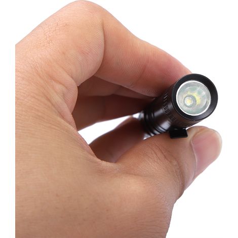 Mini lampe torche LED portable à piles, idéale pour le camping en plein air. (1/5)
