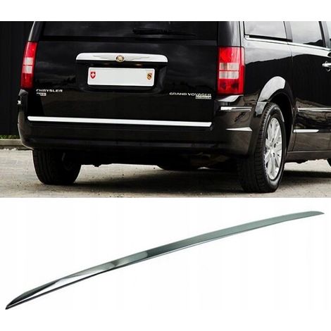 Chrysler Voyager V 2008 - Tuning de la parte trasera con tira cromada (1/4)