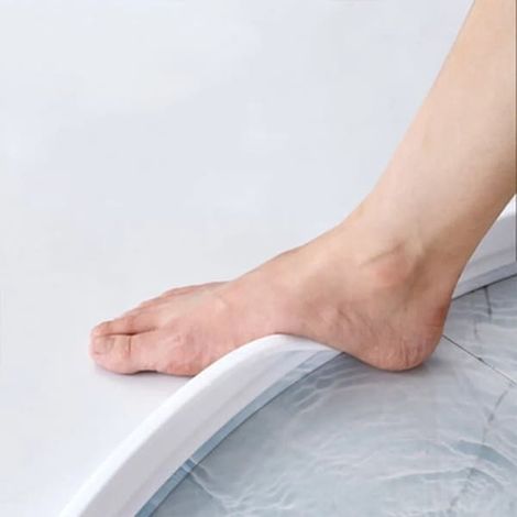 Seuil de douche / Barrière anti-eau – Bande de silicone auto-adhésive. Gardez votre salle de bain sèche et sûre. 2 m (1/3)