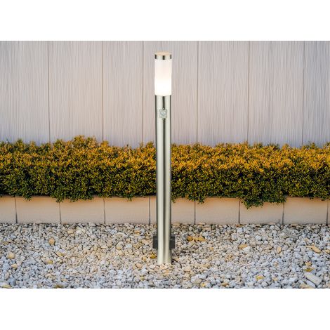 Wegeleuchte BOSTON mit Bewegungsmelder & Steckdosen in Silber, H 110cm