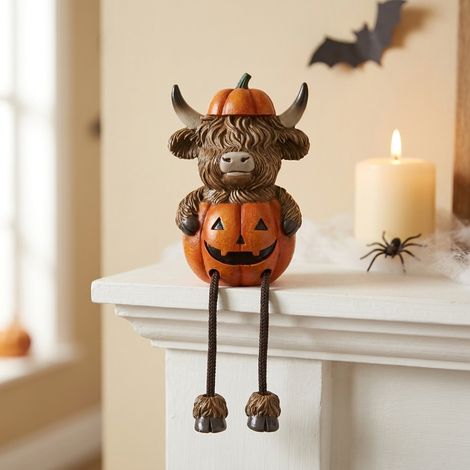 Highland Cow Sat in Pumpkin Shelf Sitter (1/2)