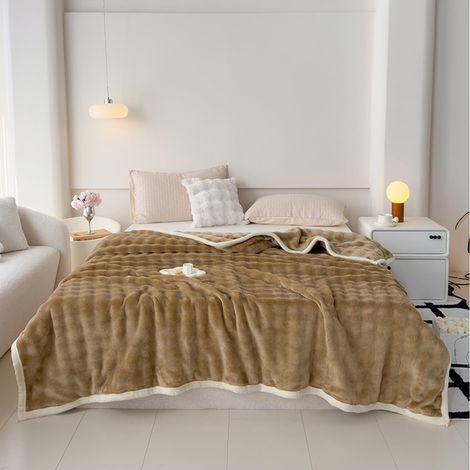 Plaid doux marron café en microfibre ultra-fine, surface en fausse fourrure antistatique. Taille : 180 x 200 cm, chaud pour un usage quotidien (1/5)