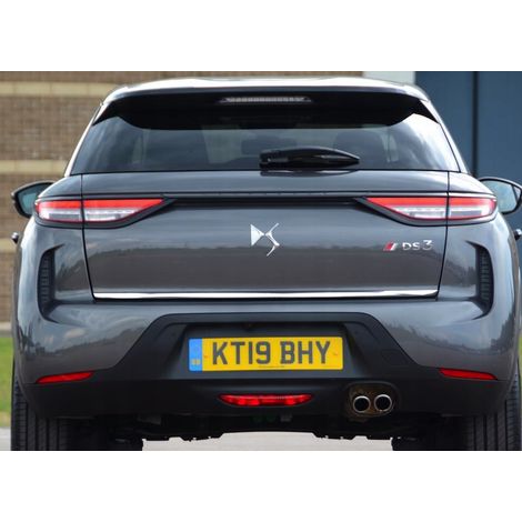 Cornice cromata per il portellone posteriore della Citroën DS3 Crossback. (1/5)