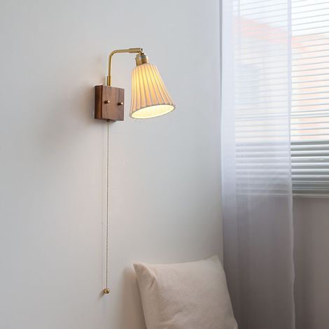 Lampe de lecture murale moderne, applique de chevet réglable et orientable, source lumineuse incluse, forme cloche, abat-jour en céramique rayée avec tirette (1/3)
