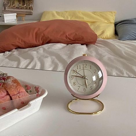 Réveil couleur crème, horloge de bureau, horloge de chambre, style nordique rétro, petit réveil silencieux pour étudiant (rose) (1/5)