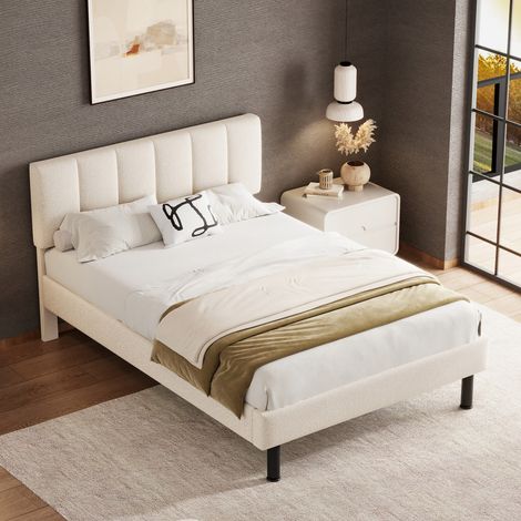 Lit double capitonné 140x190 cm, pieds fer, sommier lattes, tissu sherpa beige, design sobre (sans matelas) (1/5)