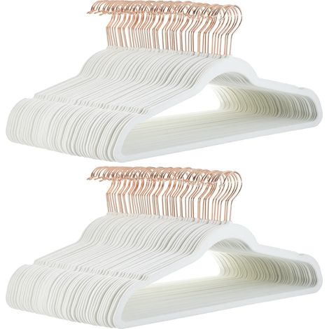 Lot de 30 cintres en velours pour costumes Ivoire (1/5)