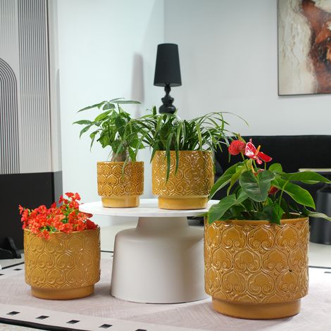 Petit pot individuel en céramique Ø24 cm, jaune chaud brillant avec un motif de cœur rond en relief, respirant avec un trou de drainage pour les grandes plantes grasses et les plantes d'intérieur sur (1/4)