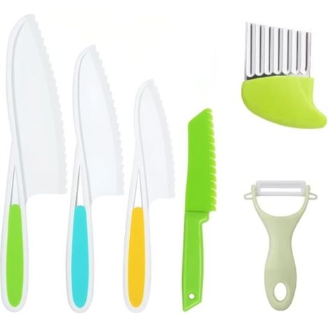 Ensemble de cuisine pour enfants comprenant 6 ustensiles de cuisine, dont un couteau et des accessoires pour la pâtisserie.