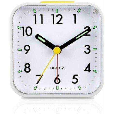 Sveglia analogica silenziosa (senza ticchettio), risveglio delicato, segnali acustici, aumento del volume, funzione snooze e luce, funzionamento a batteria, facile impostazione, bianca