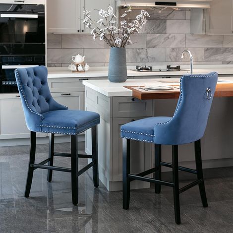 Tabourets de bar rembourrés, lot de 2 Avec rivets décoratifs et pieds en bois Garniture chromée à rivets Revêtement en velours, bleu (1/5)