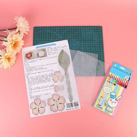 Sahgsa Planche à Découper A4 et Feuille Thermorétractable Fournitures D'artisanat D'art Faites à la Main pour les Enfants de 4 Ans et Plus 1 X Planche à Découper A4 et 12 X Brosse 2 Feuille (1/5)