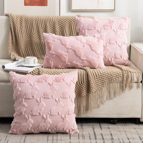 Lot de 2 housses de coussin de luxe en fausse fourrure rose douce - 45 x 45 cm - Adorable motif lapin - Pour lit, canapé, décoration d'intérieur, intérieur et extérieur - Pour les vacances (1/5)