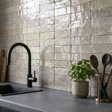 Véritable Zellige Marocain Gris Beige N 26 5x15 cm - Paquet de 0,5 m² - Ti'ma Stone (1/5)