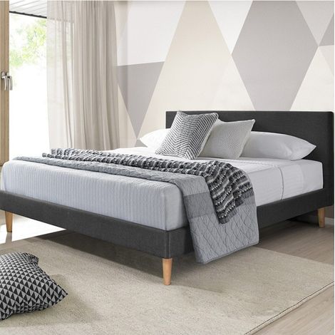 Lit simple 140x190 cm en tissu gris foncé – Sommier en bois avec lattes flexibles – Design nordique – Hauteur pieds 13 cm – Sofareva (1/6)
