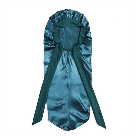 Blaue Schlafmütze für Damen mit langem Zopf. (1/5)