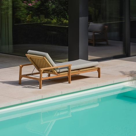 Bain de soleil inclinable en teck avec coussins gris chiné (1/5)