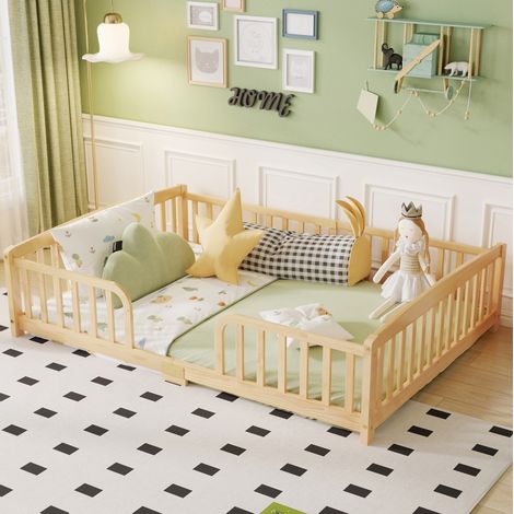 Cama de suelo infantil 140x200 cm natural de pino con barandillas de seguridad (1/5)