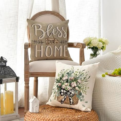 Ensemble de 4 housses de coussin décoratives AVOIN colorlife Farmhouse Eucalyptus (45 x 45 cm) - Motifs « Bless Our Home » et « Home Sweet Home ». (1/5)
