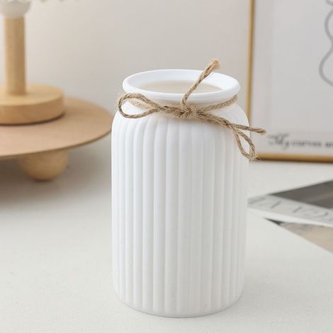 Vase en plastique blanc, 19 x 20 cm – Vase de style nordique – parfait pour les fleurs séchées et la décoration moderne. (1/5)