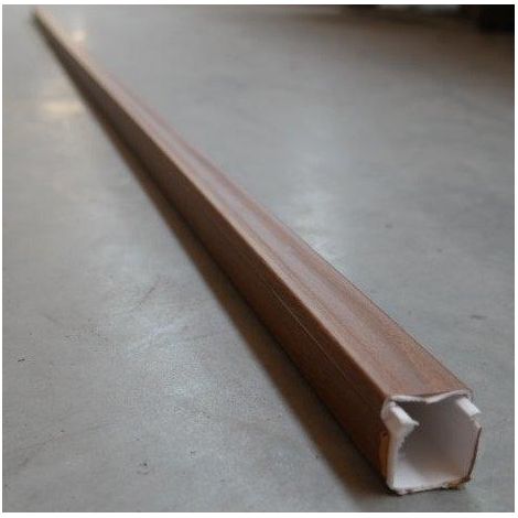 Moulure 25x25mm finition bois Noyer – Couvercle avec fixation adhésive – Vendu au mètre linéaire – Pour bois dur – Protec