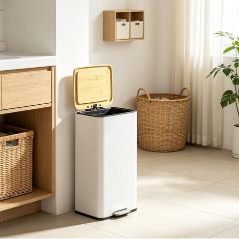 Pattumiera da cucina a pedale 20 L con coperchio in bambù, chiusura soft, bianca OKMYHOME (1/5)