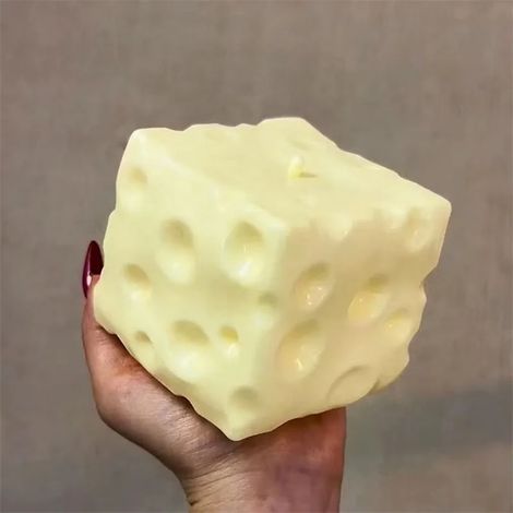 Balle anti-stress géante en forme de cube de fromage, jouet anti-stress sensoriel ASMR, cadeau idéal pour les fêtes. (1/5)