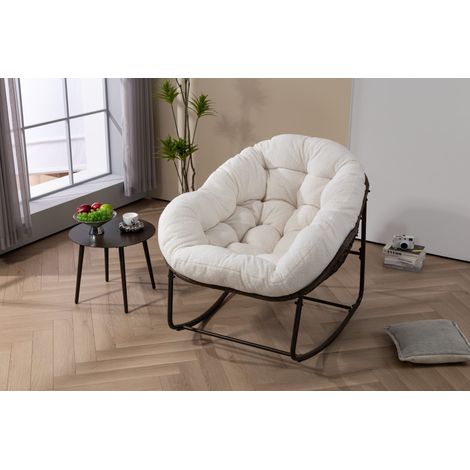 Chaise à bascule de jardin en acier blanche avec rotin synthétique tressé à la main et coussin (1/5)