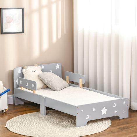 Cama infantil para niños de 3 a 6 años con motivos de estrellas y lunas, fabricada en MDF y aglomerado, 143 x 76 x 49 cm, color gris y madera.