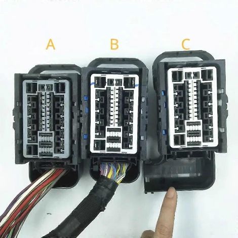 Pour Ford EVEREST Mondeo Taurus Escape EDGE Boîte à fusibles Connecteur 1 pièce (NO.B NO.B) (1/5)