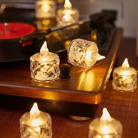 Lot de 4 bougies chauffe plat LED réalistes et lumineuses à piles sans flamme, fausses bougies électriques en cristal pour Halloween, la Saint Valenti