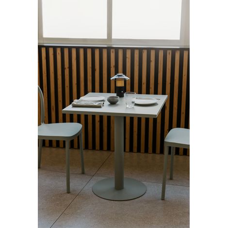 SKLUM Quadratischer Küchentisch 70x70 cm aus Eisen Mizzi Grün Caqui