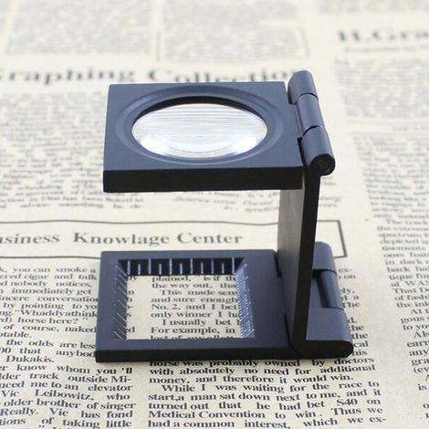 Loupe pliante miniature 10x 28 mm en alliage de zinc avec échelle, pour le traitement des textiles. (1/5)