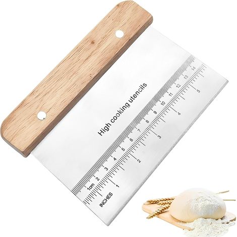 Coupe-Pâte INOX avec Manche en Bois et Mesures - Ramasse Légumes Cuisine Polyvalent, Racloir à Pâte pour Boulangerie, Pâtisserie et Pizza, Spatule de Cuisine INOX 15x11cm (1/5)