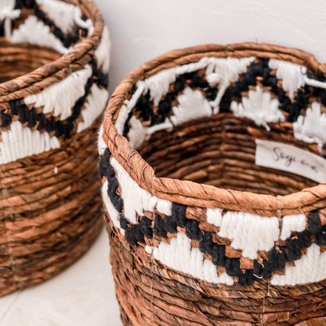 Petit Panier Rond de Rangement ou Cache-Pot Tissé Style Boho avec Macramé - PANGIVO (1/3)