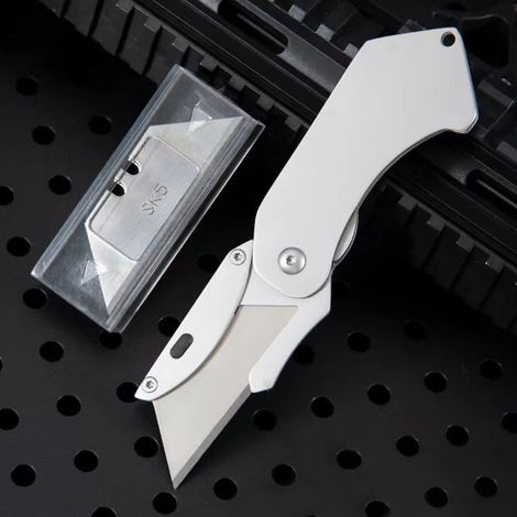 Klappmesser mit Gürtelclip, 5 SK5 Ersatzklingen, kompakt & robust