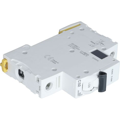 Disjoncteur C32 monophasé pour circuits basse tension, montage sur rail DIN, 32 A, 230 V/400 V (1/5)