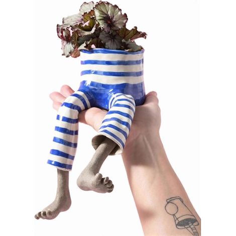 Pot de fleurs en résine en forme de personnage assis - Joli design avec des jambes pendantes (1/5)