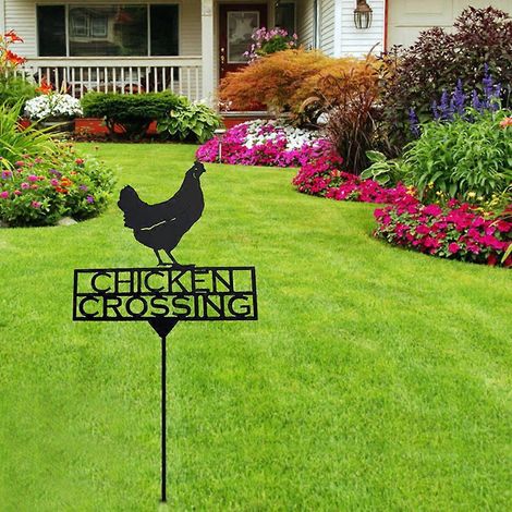 Panneau décoratif de jardin en métal 2D « Passage de poules » avec lettres et silhouette d'animal ajourée, à planter pour la décoration extérieure. (1/4)