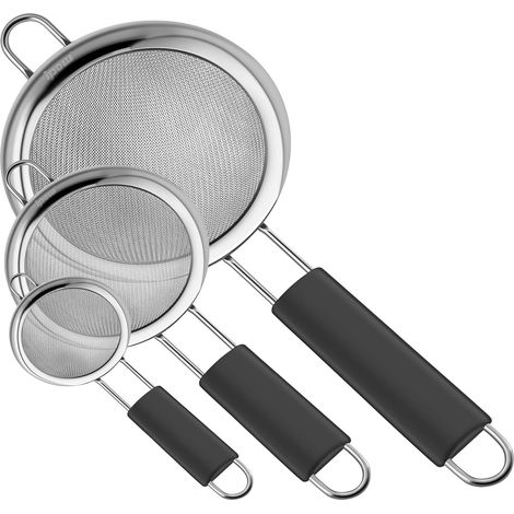 QAZQA 3PCS Tamis à Farine Passoires Sucre Acier Inoxydable Rattraper Sauces Grille Mailles Fines Égoutter Alimentaire Poignées en Silicone Antidérapantes Poignée d'arc pour Stockage - 7/12/18CM (1/5)